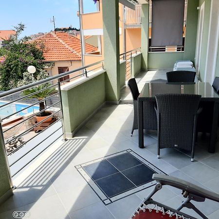 -Villa Sjor -Primosten-Apartmani- Has 2 Large Apartments And 2 Smaller Ones -Primosten Lokvice 6 Exterior foto